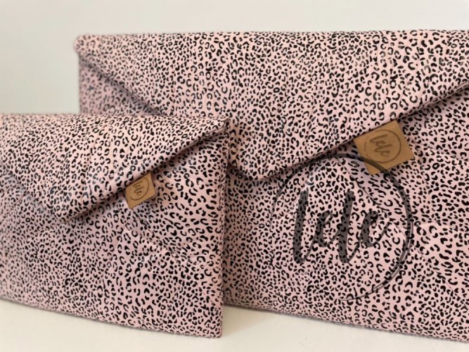 Envelopka pink leopard